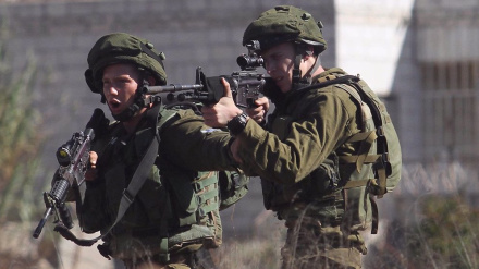 Forze israeliane attaccano manifestanti contro insediamenti in West bank, diversi feriti