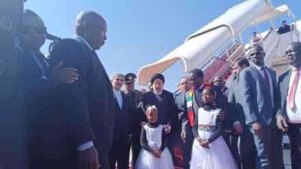  President Raeisi arrives in Zimbabwe on last leg of Africa tour 