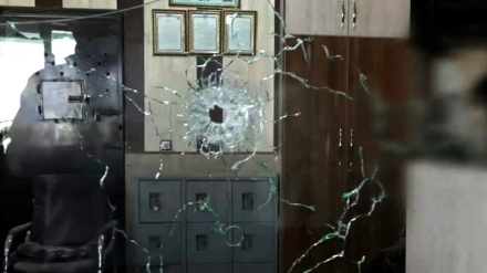 Police officers shoot dead four armed terrorists after terror attack on Zahedan police station