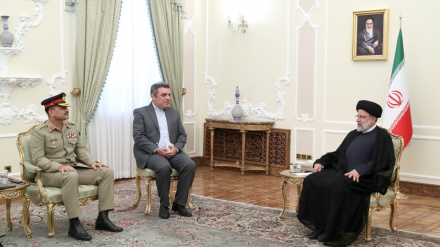 Raeisi: Iran's strategy is to promote economic ties via secure borders