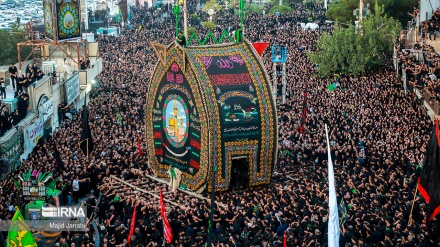 Ceremonia e zimbajtjes për Ashuran në qytetin Taft të Iranit/Foto