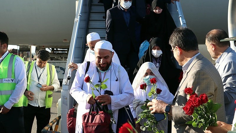 Jemaah haji dari Khorasan, Iran tiba di Mashhad, Minggu (9/7/2023).