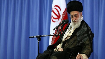 Iran, Ayatollah Khamenei chiede la massima punizione per l'autore dell'insulto al sacro Corano in Svezia