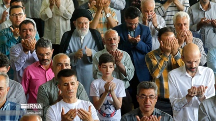 Bu gün bütün İranda səadətli Qurban bayramaı namazı qılınıb