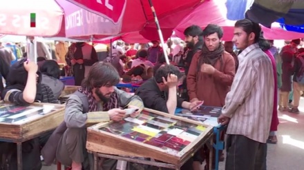 بازار گرم خرید و فروش گوشی‌های همراه سرقت شده از ایران در کابل!