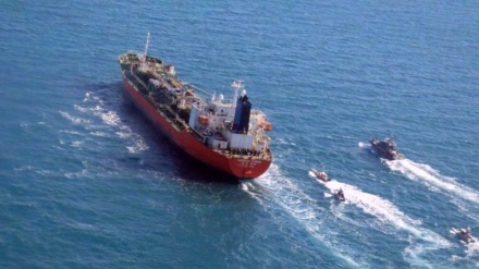 ईरान जो करता है वह डंके की चोट पर करता है, फ़ार्स की खाड़ी में किसी भी तेल टैंकर को रोकने की कोशिश नहीं की गई