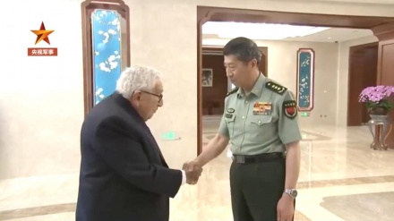 米キッシンジャー氏と中国国防相が会談