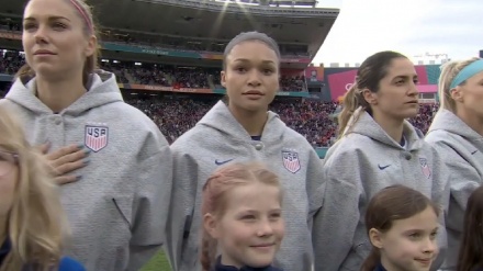 Mondiali femminili: nazionale Usa non canta l'inno, e' polemica + VIDEO