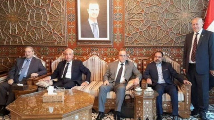 משלחת סורית יצאה את דמשק לביקור בטהרן