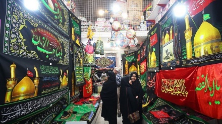 Muharam, Pasar Peralatan Berkabung di Iran Banjir Pembeli (3)