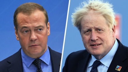 Медведев: Бориса Джонсона нужно поместить в психлечебницу