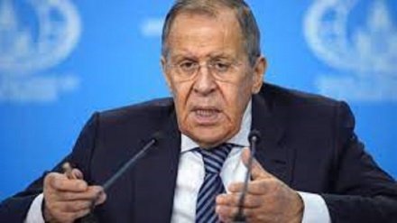 Russia. Lavrov: Occidente smetta di combatterci