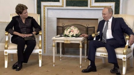 Putin: Washington Mengubah Dolar Sebagai Senjata