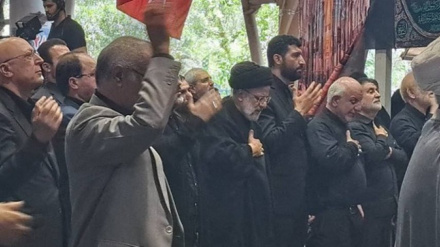 הנשיא ראיסי השתתף בטקסי העאשורא לצד המוני המתפללים באוניברסיטת טהראן