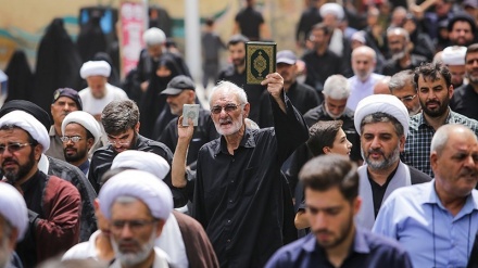 Usai Salat Jumat, Warga Iran Unjuk Rasa Kecam Pelecehan al-Quran (1)