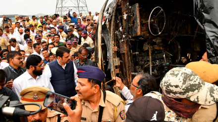 मुंबई-नागपुर एक्सप्रेस-वे पर बस हादसा, 25 लोगों की आग में जलकर मौत
