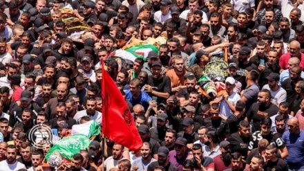 (FOTO) Aggressione sionista su Jenin, funerali di 13 martiri palestinesi