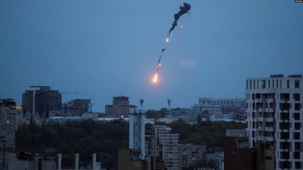 (AUDIO) Droni di Kiev attaccano nuovamente Mosca, abbattuti 25 Uav