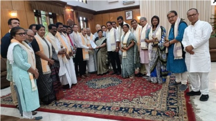 মণিপুরের রাজ্যপালের সঙ্গে সাক্ষাৎ করে বিভিন্ন দাবিতে চিঠি দিলেন ‘ইন্ডিয়া’ জোটের এমপিরা, উদ্বিগ্ন অধীর    