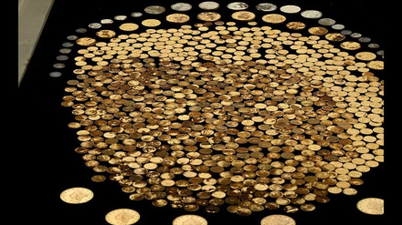 USA: uomo trova prezioso tesoro di antiche monete d’oro nel suo campo di grano