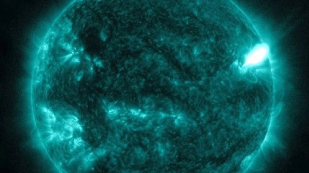 Intenso brillamento dalla macchia solare AR3354: generato un profondo blackout radio