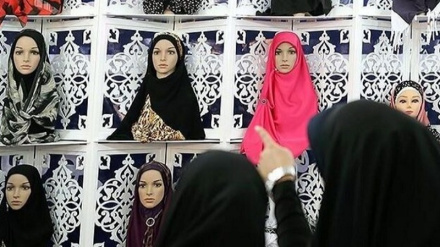 (VIDEO) Grande esposizione di moda islamica a Tehran