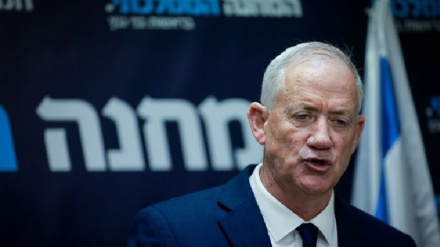 מקורבים לגנץ על הצהרת נתניהו: אין שום מגעים