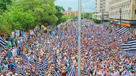Проведение массовых демонстраций пакистанцев против оскорбления Священного Корана