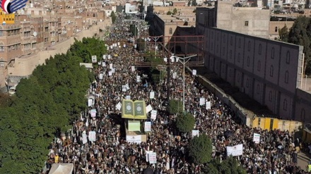  Yemeni protesters call for boycott of Swedish, Danish products 