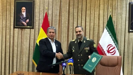 נחתם מזכר הבנות לשיתוף הפעולה הצבאי בין איראן לבוליביה