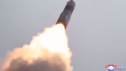 Sottomarino Usa in Sud Corea, Pyongyang lancia 2 missili balistici + VIDEO