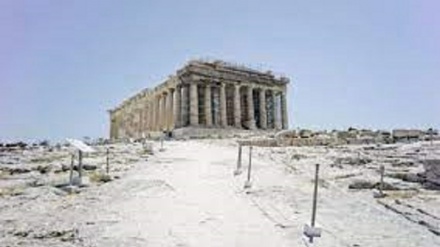 La Grecia soffoca nel caldo, l'Acropoli parzialmente chiusa