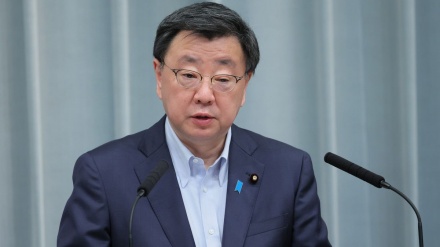 松野官房長官、「北朝鮮ミサイルはICBM級、過去最長の74分飛行」