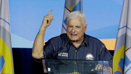 Panama, l'ex presidente Martinelli condannato a 10 anni