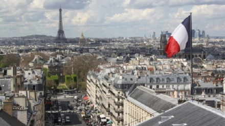 Francia: si attende il parziale rimpasto del governo presentato a Macron