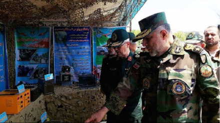 Начальник Генштаба ВС Ирана посетил выставку достижений сухопутных войск армии