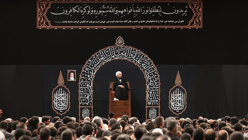 Acara duka malam kedelapan Muharam di Huseiniyah Imam Khomeini ra, Selasa (25/7/2023).