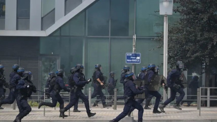 Francia: marcia bianca per Mohamed, 'ucciso dalla polizia'