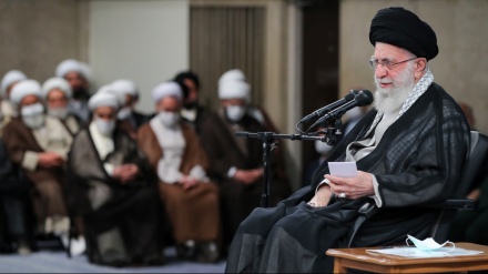 Ayatollah Khamenei: Iran mitten im globalen Kampf gegen arrogante Mächte 