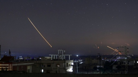 シリア、「イスラエル軍の攻撃により８人死傷」