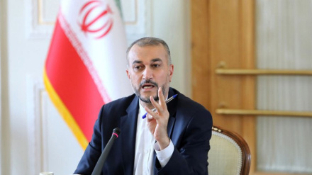 د ایران د بهرنیو چارو وزیر پاکستان ته ورځي