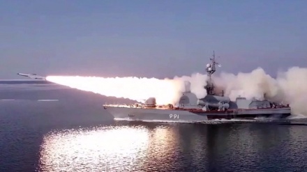 Russia e Cina svolgono esercitazioni navali congiunte