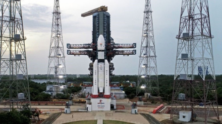 चंद्रयान-3 को चांद पर पहुंचने का प्रयास करने वाले ज़मीन पर ख़ुद हैं परेशान!