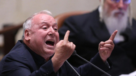 אמסלם מוסיף להתבריין