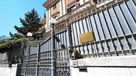 L’ambasciata russa contro le munizioni italiane all’Ucraina: “Ingrati”