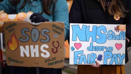  Senior doctors in England stage first major walkout in decade, reject pay deal 