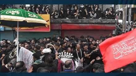 Kashmiri Muslims commemorate Ashura