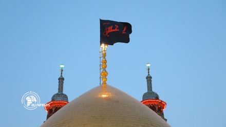 (FOTO) Mausoleo hazrat Fatima si veste di nero per Muharram - 1