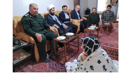 Qilon ostani Şəhidon fondi mudiri de Ostoro şəhri Şəhidon xıyzoni vindemon kardey