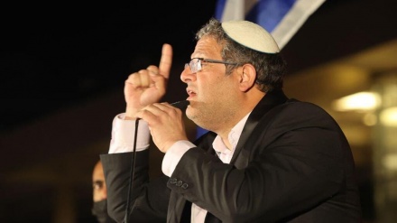 עבריין מורשע - הוא בעל הסמכות להשליך אנשים למעצר מינהלי